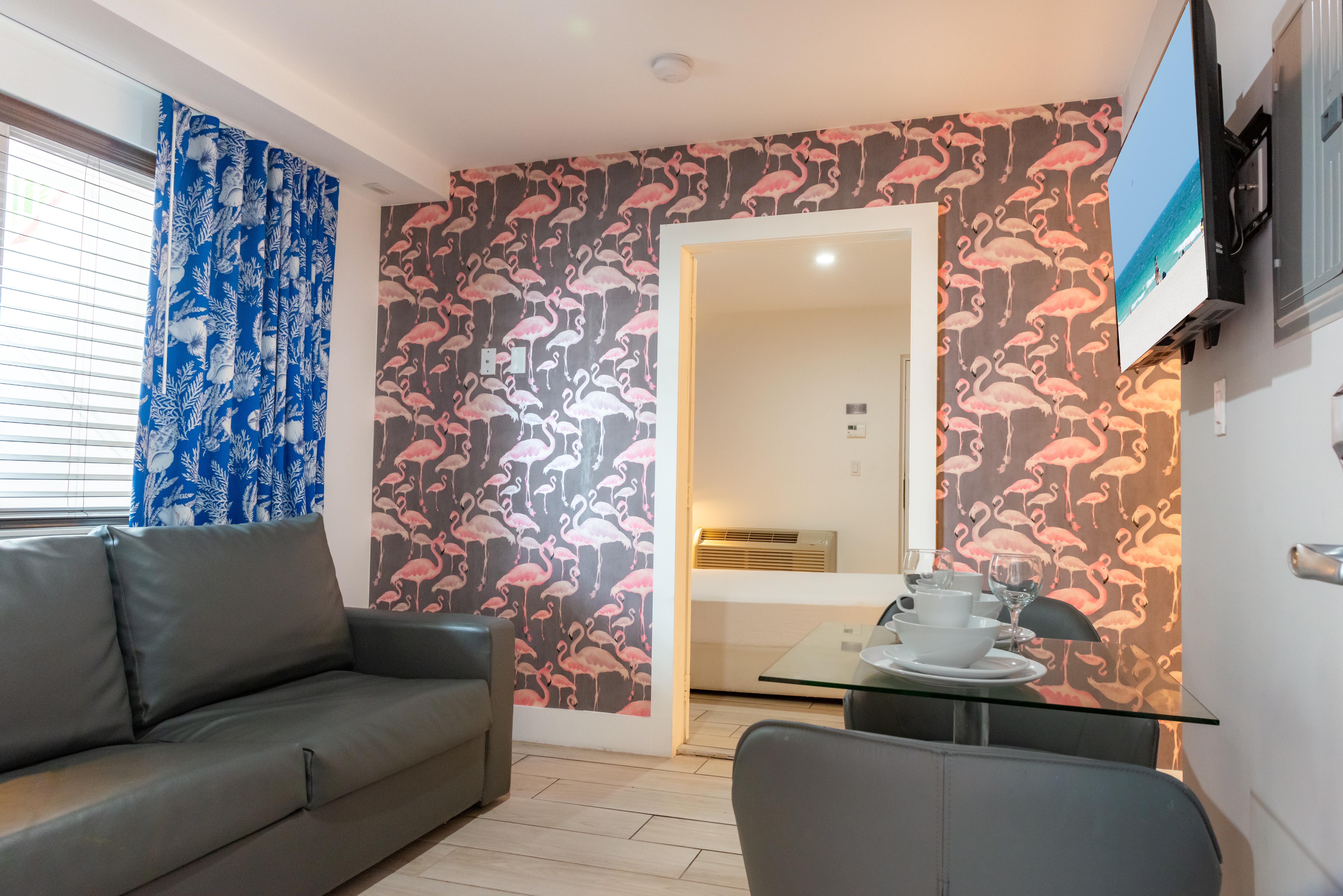Waterside Hotel And Suites — Photos 1